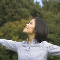 自律神経の乱れは横隔膜呼吸でコントロールする