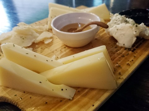 内臓脂肪レベルを減らせるチーズの食べ方とは？