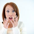 巻き肩は直立したときの手の甲の向きでわかる