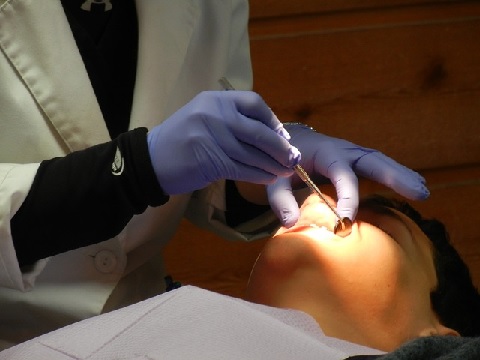 歯周病とは歯槽膿漏！体全体が不健康になる病気