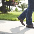 疲れを取るなら完全休養より軽く体を動かす
