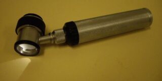 ダーモスコピー検査でメラノーマかを診断